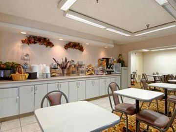 Super 8 By Wyndham Orlando Near Florida Mall Williamsburg Bagian luar foto